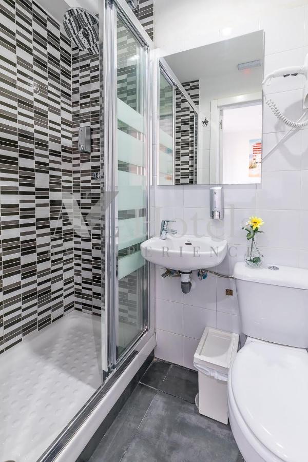 Ayz Sierra De Meira - Auto Check-In Property (Adults Only) Madrid Dış mekan fotoğraf