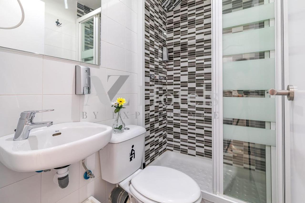 Ayz Sierra De Meira - Auto Check-In Property (Adults Only) Madrid Dış mekan fotoğraf
