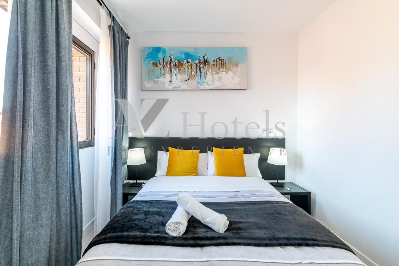 Ayz Sierra De Meira - Auto Check-In Property (Adults Only) Madrid Dış mekan fotoğraf